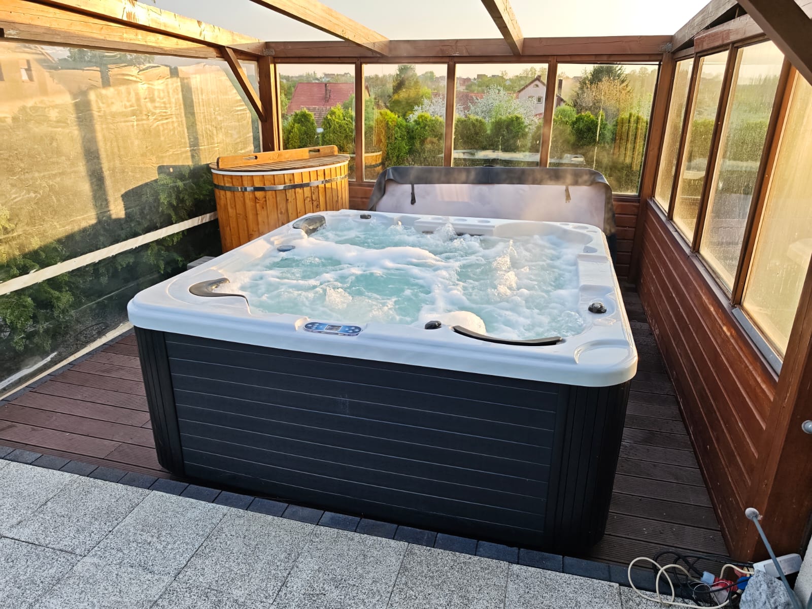 Skandynawska Wanna SPA JUPITER PREMIUM + 95 dysz 1600l Całoroczna – wanna jacuzzi SPA